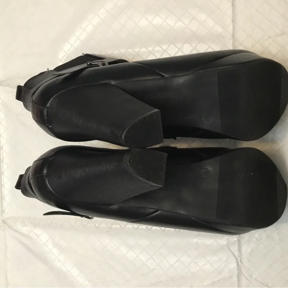 Women's Black Ankle Boots - Sleek Zip-Up Style